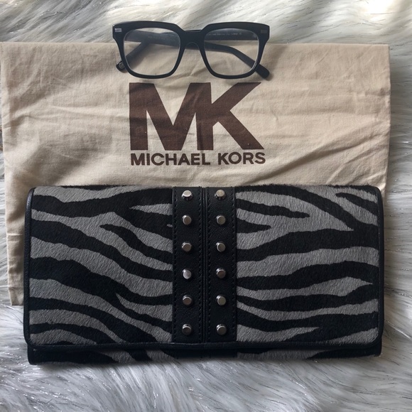 Michael Kors clutch fur with studs - Picture 3 of 4